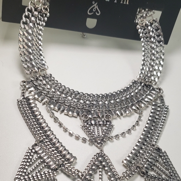 Vintage Rhinestone Bib Statement Necklace, Huge Runway Necklace, Theater Costume - Picture 10 of 13